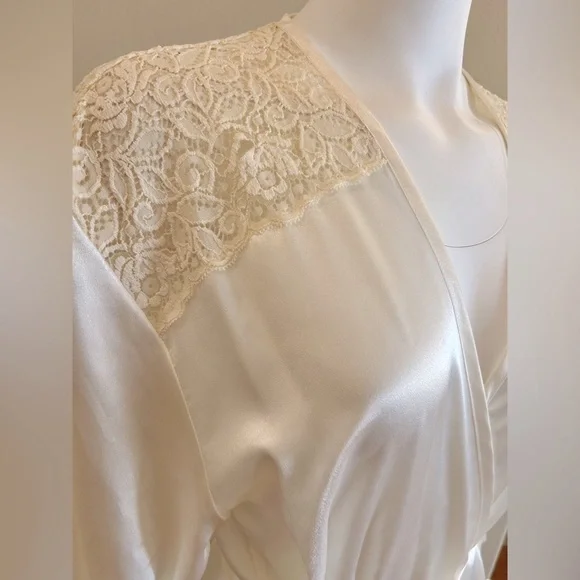 Valentino Vintage Satin Maxi Robe NWT Medium White with Lace Belted - Picture 3 of 8